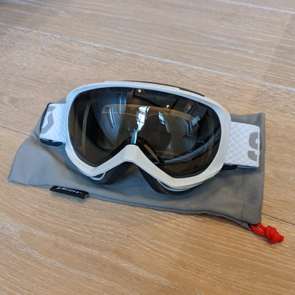 White Blackout Lens Scott Ski//Board Goggle